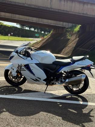 SUZUKI HAYABUSA GSX1300RA SUZUKI HAYABUSA GSX1300RA